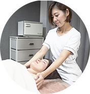 デコルテマッサージ